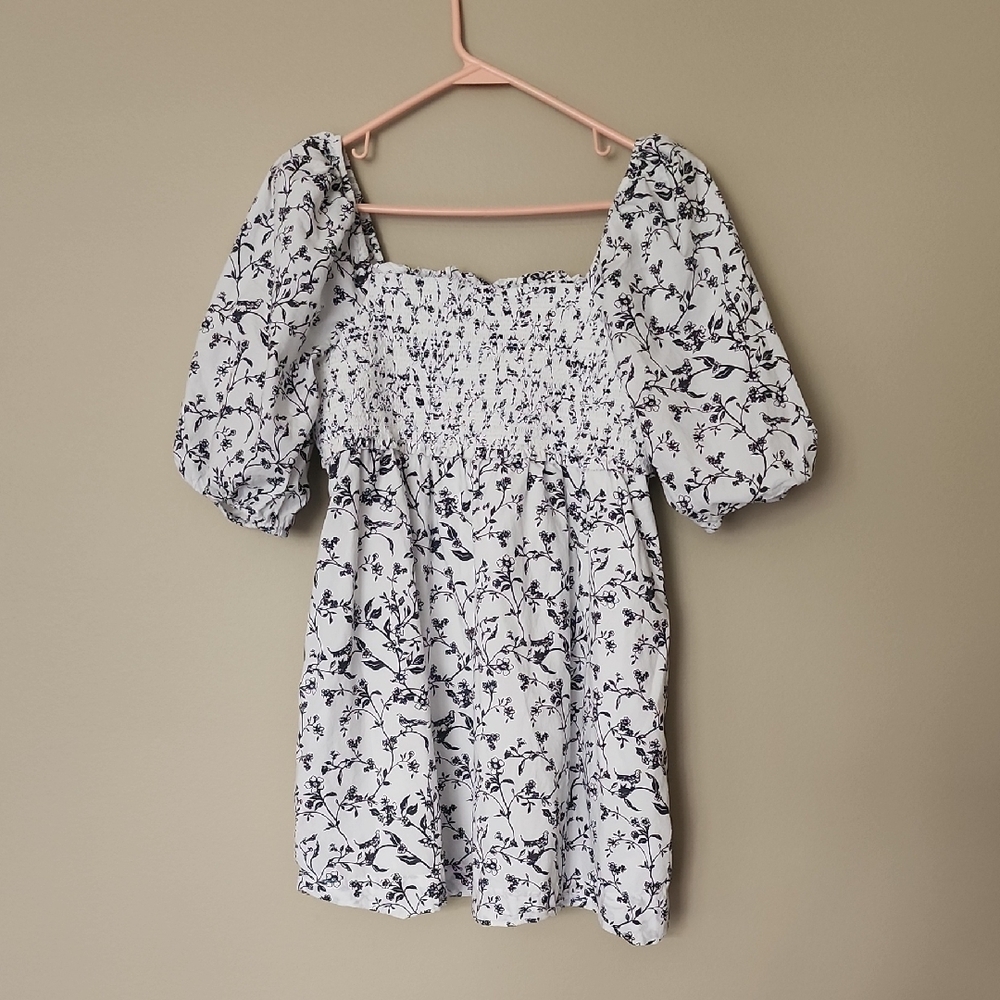 American Eagle Outfitters Black and White Smocked Top